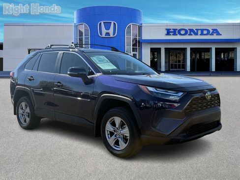 Used 2025 Toyota RAV4 XLE image 9