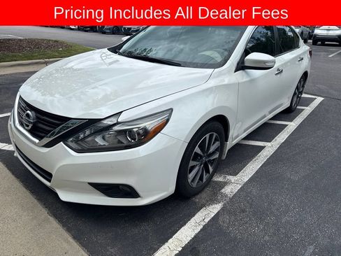 Used 2016 Nissan Altima 2.5 SL w/ 2.5 Technology w/LED Package FWD image 2