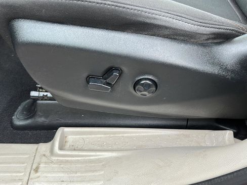 Used 2017 Chrysler Pacifica Touring w/ Tire & Wheel Group image 22