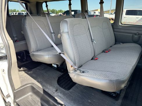 Used 2025 Chevrolet Express 3500 LT w/ LT Preferred Equipment Group RWD image 22