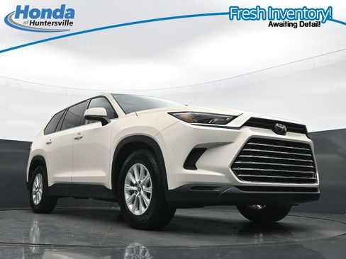 Used 2024 Toyota Grand Highlander FWD image 32