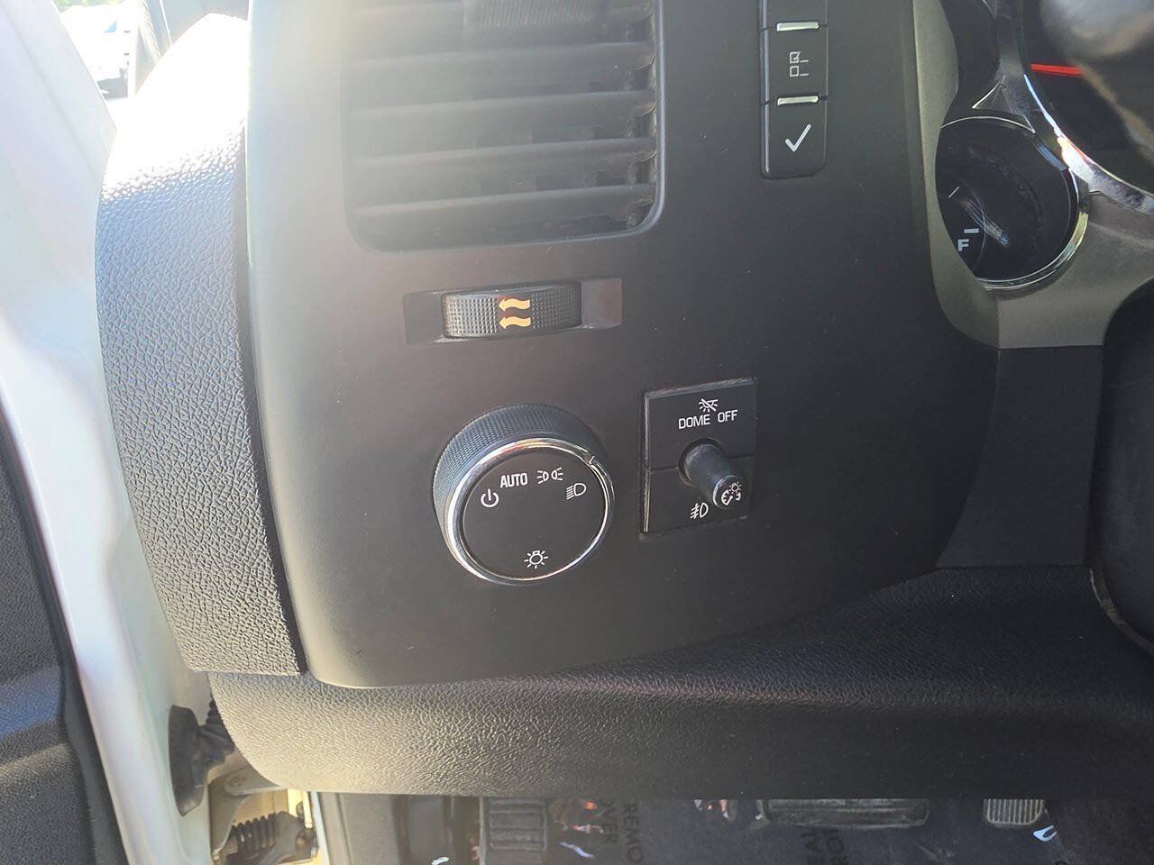 Used 2011 Chevrolet Silverado 1500 LT w/ All-Star Edition RWD image 32