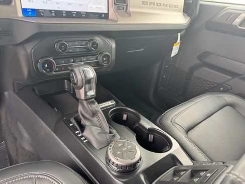 New 2026 Ford Bronco Outer Banks AWD/4WD image 33
