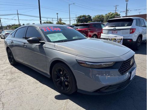 Used 2025 Honda Accord SE image 5