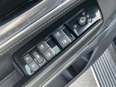 Certified 2023 Jeep Grand Wagoneer Series II AWD/4WD image 28