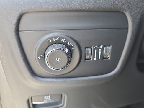 Used 2025 Jeep Grand Cherokee L Summit AWD/4WD image 27