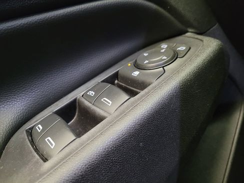 Used 2018 Chevrolet Equinox LT FWD image 27