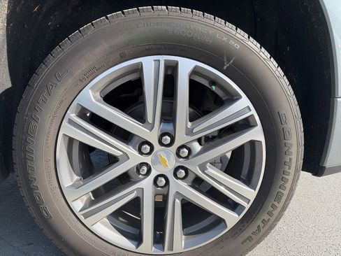 Used 2023 Chevrolet Traverse High Country image 11