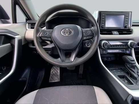 Used 2020 Toyota RAV4 XLE w/ Convenience Package FWD image 6