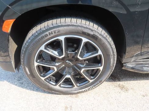 Used 2022 Chevrolet Tahoe RST w/ Luxury Package AWD/4WD image 16