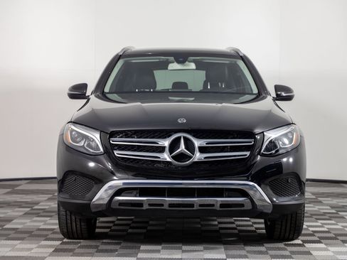 Used 2019 Mercedes-Benz GLC 300 4MATIC w/ Premium Package image 2
