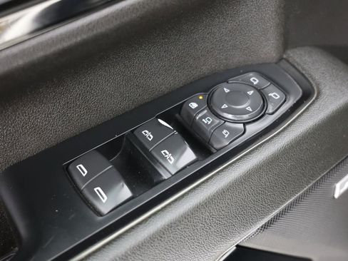 Used 2024 GMC Sierra 2500 AT4 w/ AT4 Premium Plus Package AWD/4WD image 25