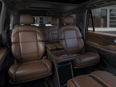 New 2026 Lincoln Navigator Reserve AWD/4WD image 11