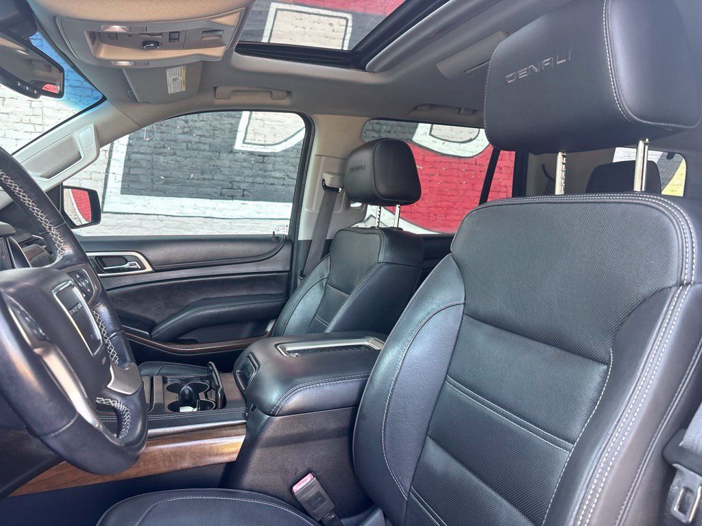 Used 2019 GMC Yukon Denali w/ Denali Ultimate Package RWD image 11