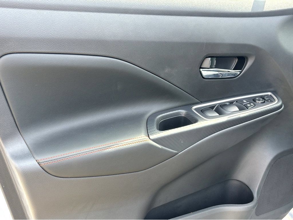 New 2025 Nissan Versa SR w/ Trunk Package FWD image 19