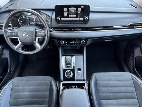 Used 2024 Mitsubishi Outlander SE AWD/4WD image 4