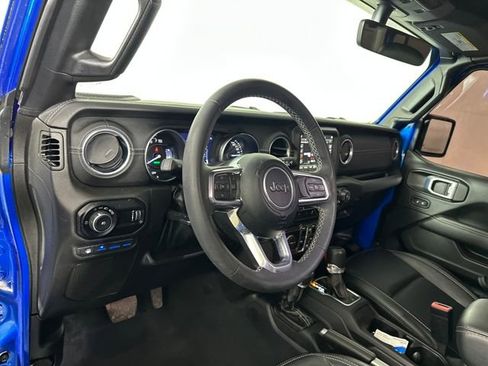 Used 2023 Jeep Wrangler Unlimited Sahara image 13