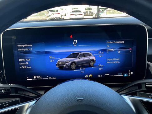 Used 2024 Mercedes-Benz GLC 300 4MATIC image 26