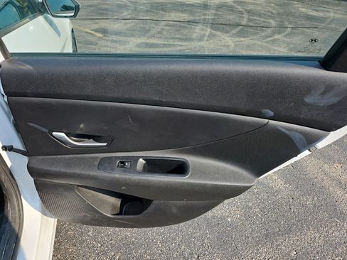 Used 2022 Hyundai Elantra SEL w/ Cargo Package FWD image 17