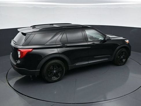 Used 2023 Ford Explorer XLT w/ Equipment Group 202A AWD/4WD image 37
