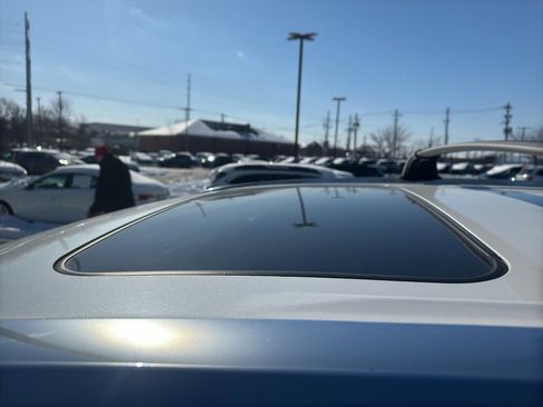 Used 2019 Toyota Highlander XLE image 8