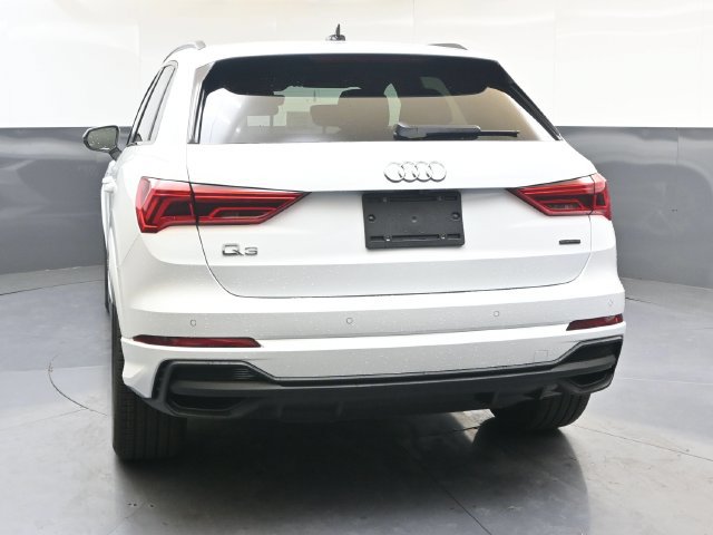 Used 2025 Audi Q3 2.0T Premium w/ Convenience Plus Package AWD/4WD image 4