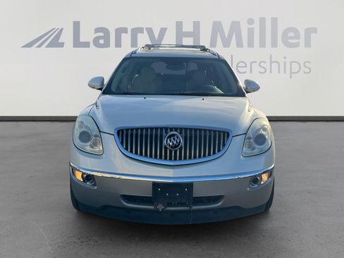 Used 2011 Buick Enclave CXL image 8