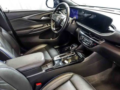 Used 2025 Buick Envista Sport Touring w/ Convenience I Package FWD image 32