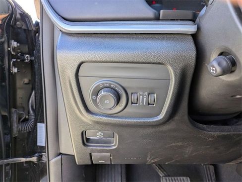 Used 2024 Jeep Grand Cherokee L Limited w/ Luxury Tech Group II image 22