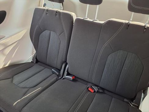 Certified 2024 Chrysler Voyager LX image 8