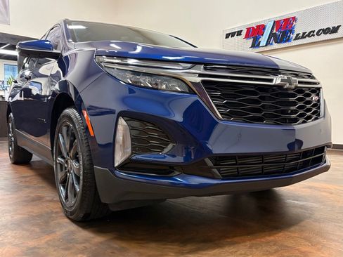 Used 2022 Chevrolet Equinox RS w/ Infotainment Package FWD image 4