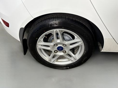 Used 2018 Ford Fiesta SE image 32