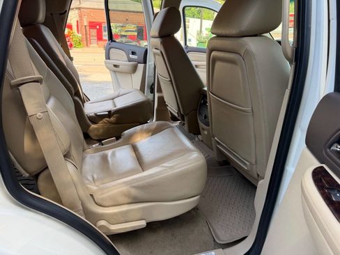 Used 2011 GMC Yukon Denali AWD/4WD image 17