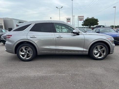 Used 2026 Genesis GV70 2.5T Advanced image 2
