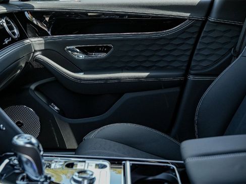 New 2025 Bentley Flying Spur Plug-In Hybrid image 25