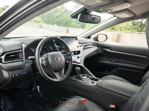 Used 2021 Toyota Camry XSE image 14