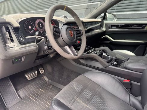 Certified 2024 Porsche Cayenne Turbo GT AWD/4WD image 4