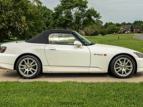 Used 2004 Honda S2000 image 19