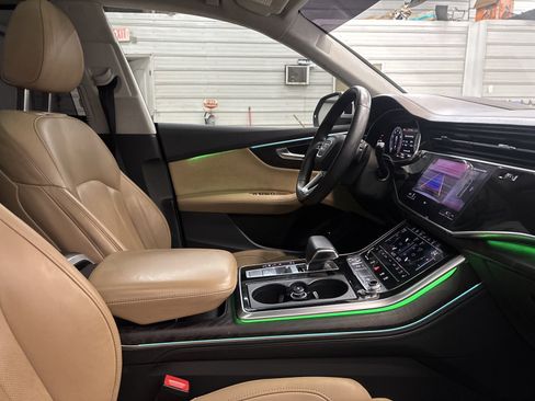 Used 2019 Audi Q8 Prestige w/ Luxury Package image 28