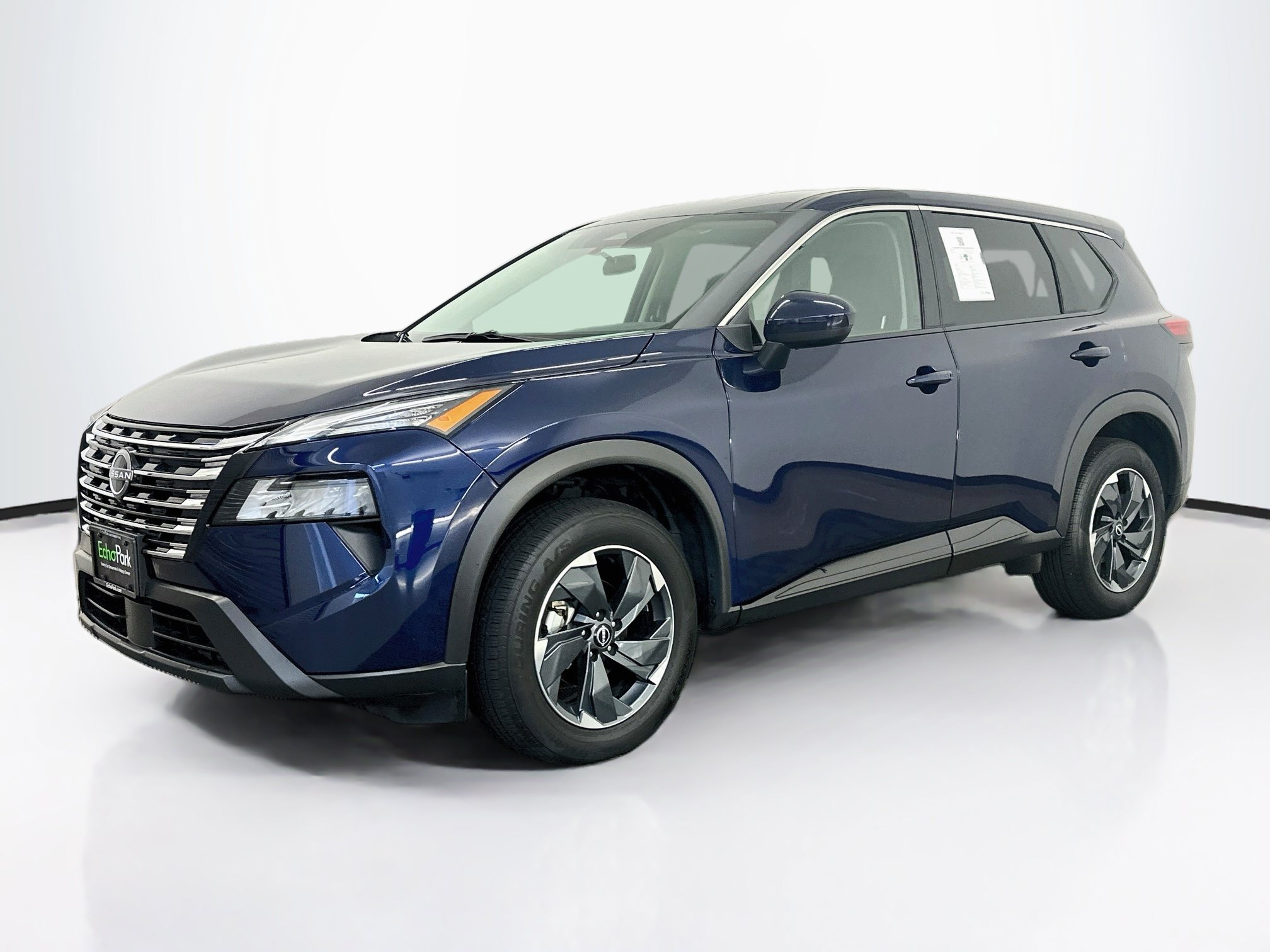 Used 2025 Nissan Rogue SV AWD/4WD image 3