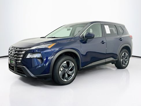 Used 2025 Nissan Rogue SV AWD/4WD image 3