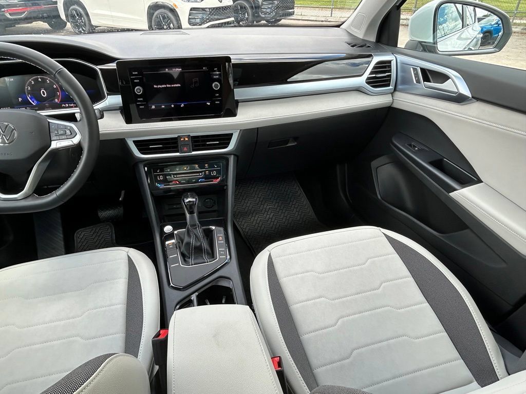 New 2026 Volkswagen Taos SE FWD image 11