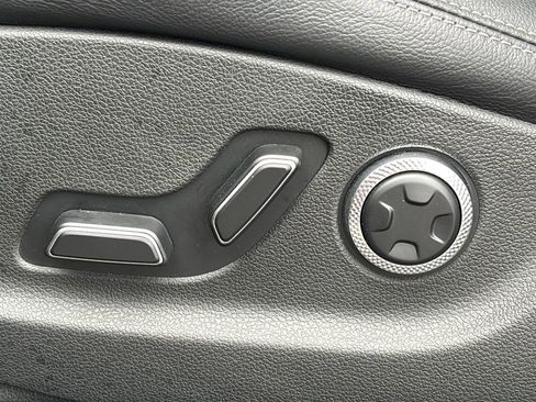 Certified 2026 Genesis GV70 2.5T AWD/4WD image 19