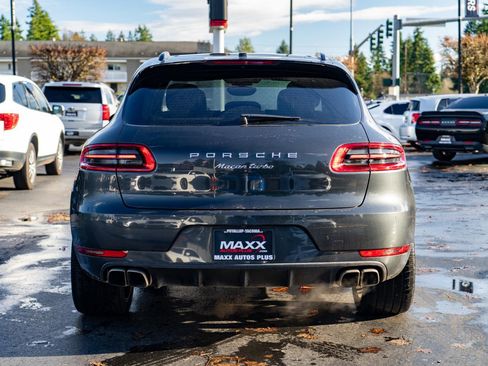 Used 2018 Porsche Macan Turbo AWD/4WD image 13
