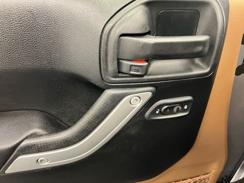 Used 2017 Jeep Wrangler Unlimited Sahara w/ Connectivity Group image 6