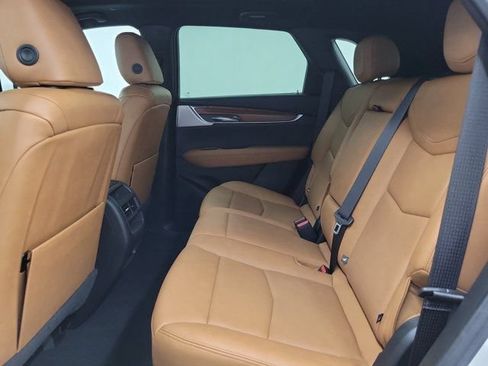 Used 2022 Cadillac XT5 Premium Luxury w/ Technology Package FWD image 12