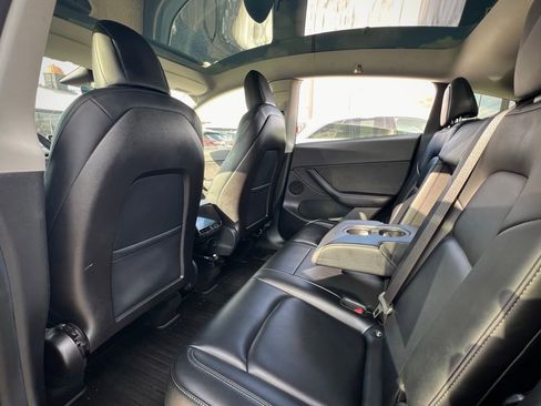Used 2021 Tesla Model Y Long Range image 17