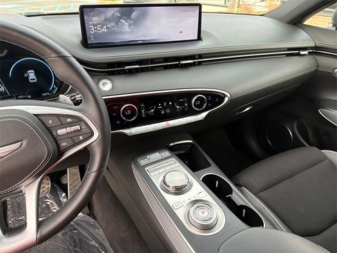 Used 2023 Genesis GV70 2.5T w/ Sport Prestige Package image 28