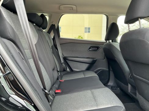 Used 2021 Nissan Rogue S FWD image 18