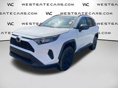 Used 2019 Toyota RAV4 LE image 1